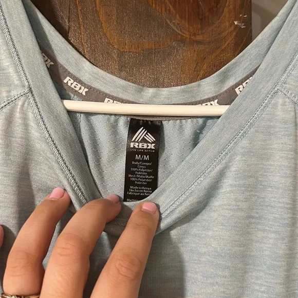 Beautiful light blue RBX workout tank top size medium - Picture 2 of 5